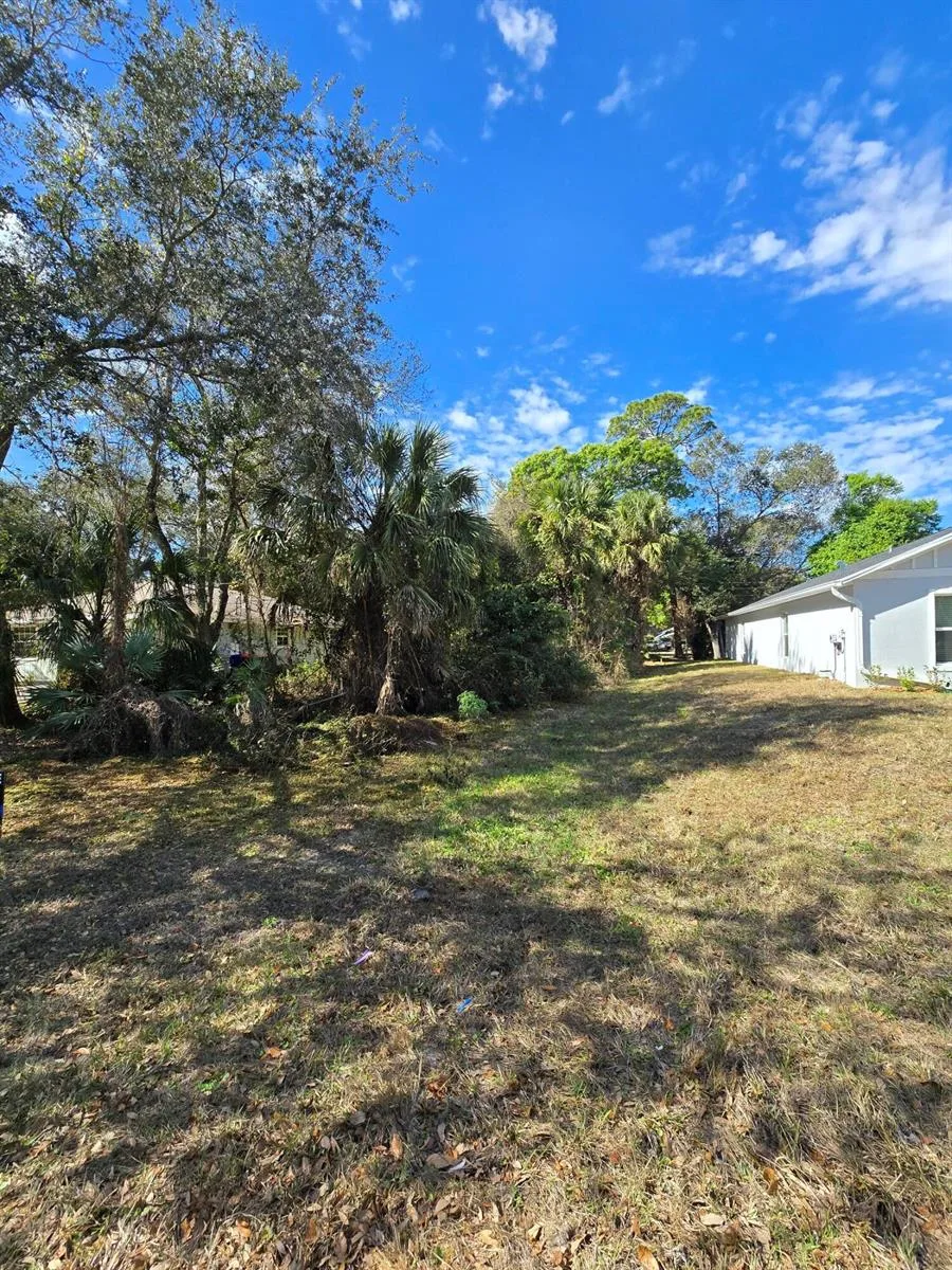 2445 87th Court, Vero Beach, FL 32966