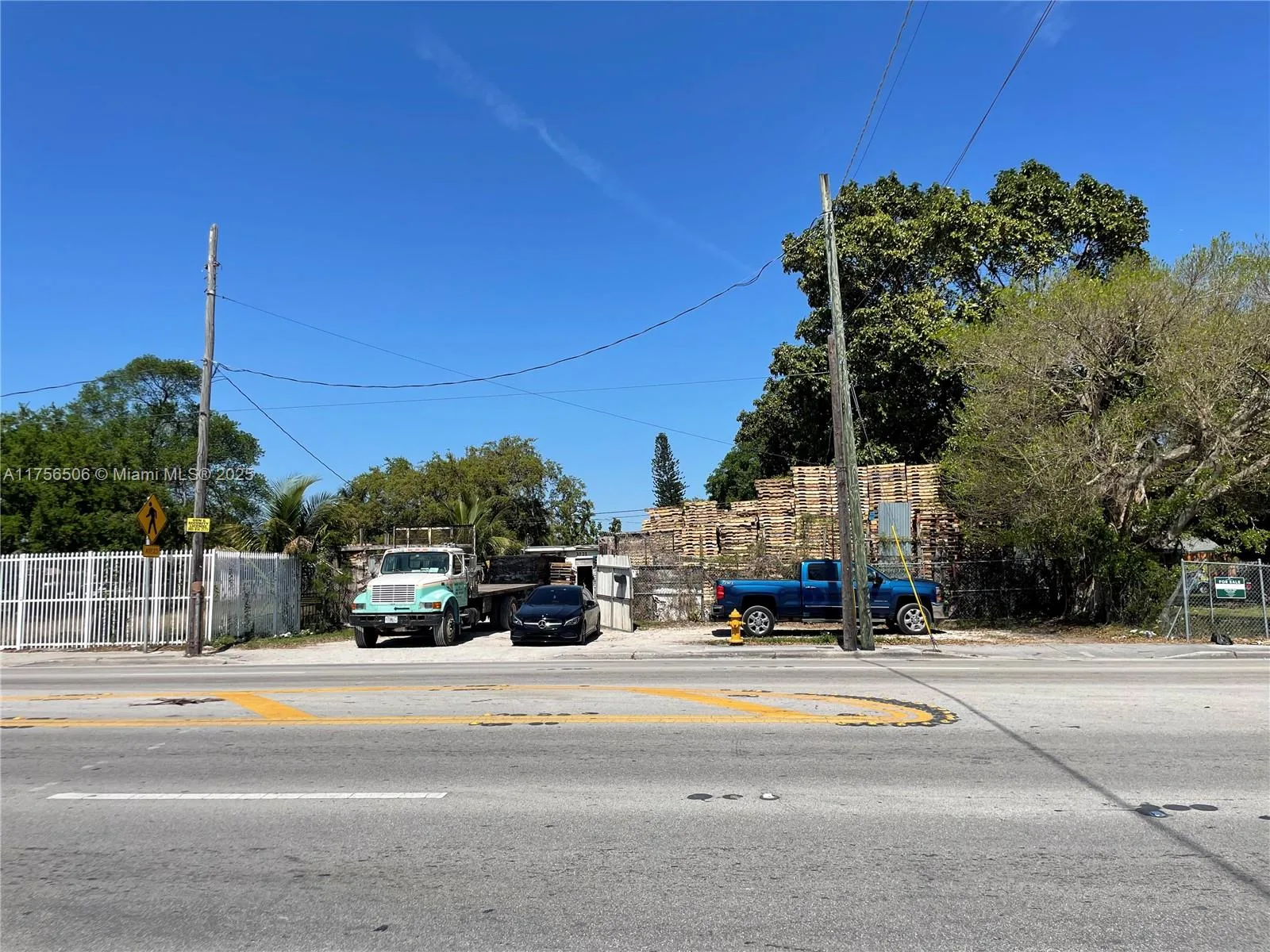 3013 NW 54th St, Miami, FL 33142
