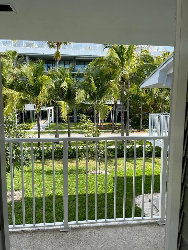 100 Sunrise Dr # 25, Key Biscayne, FL 33149
