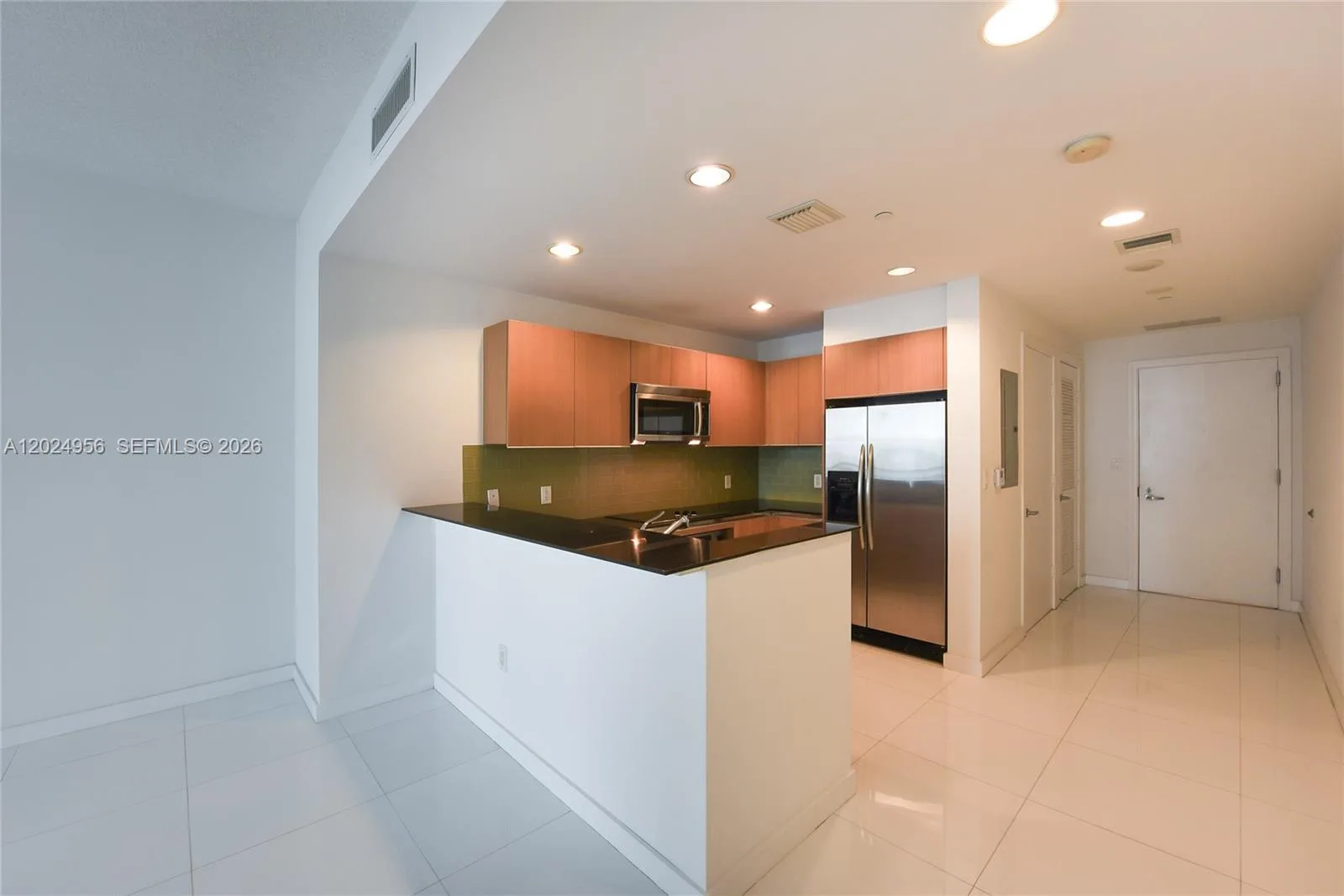 1060 Brickell Ave # 1715, Miami, FL 33131 photo 2
