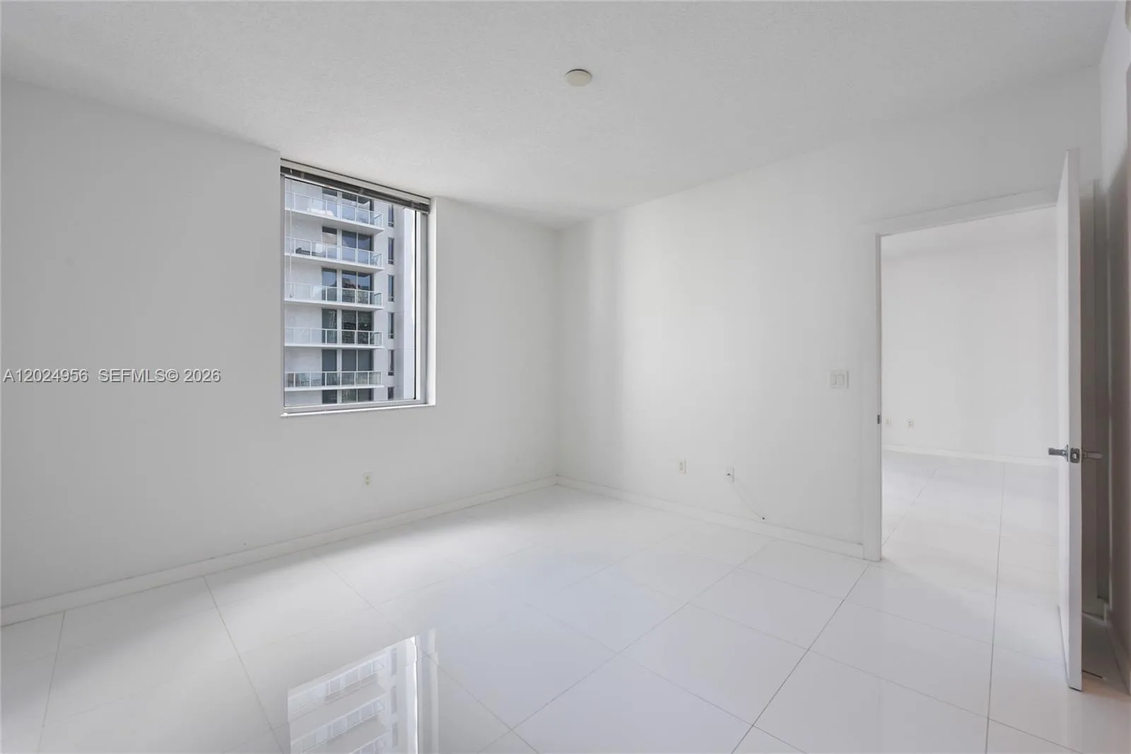 1060 Brickell Ave # 1715, Miami, FL 33131 photo 5