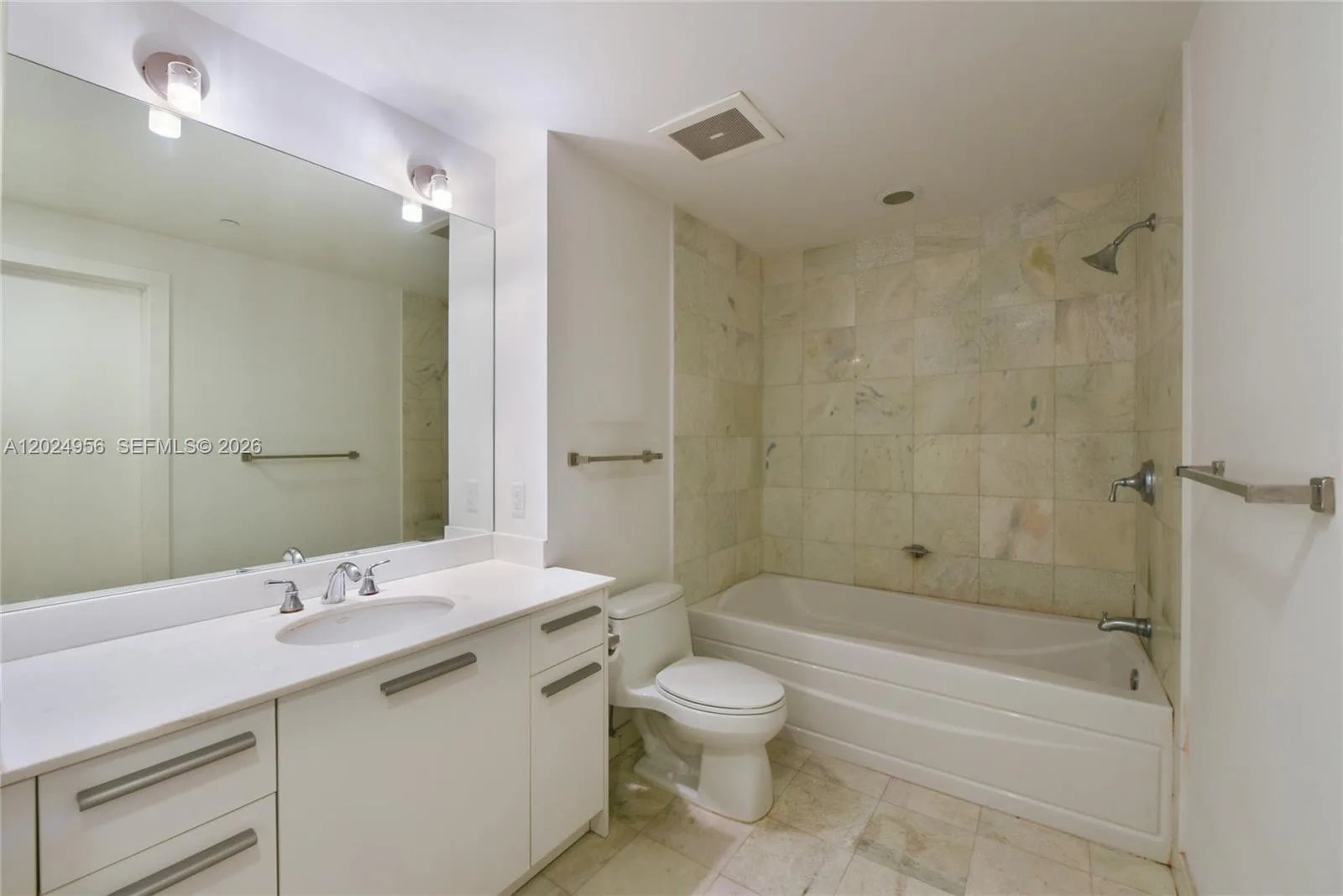 1060 Brickell Ave # 1715, Miami, FL 33131 photo 7