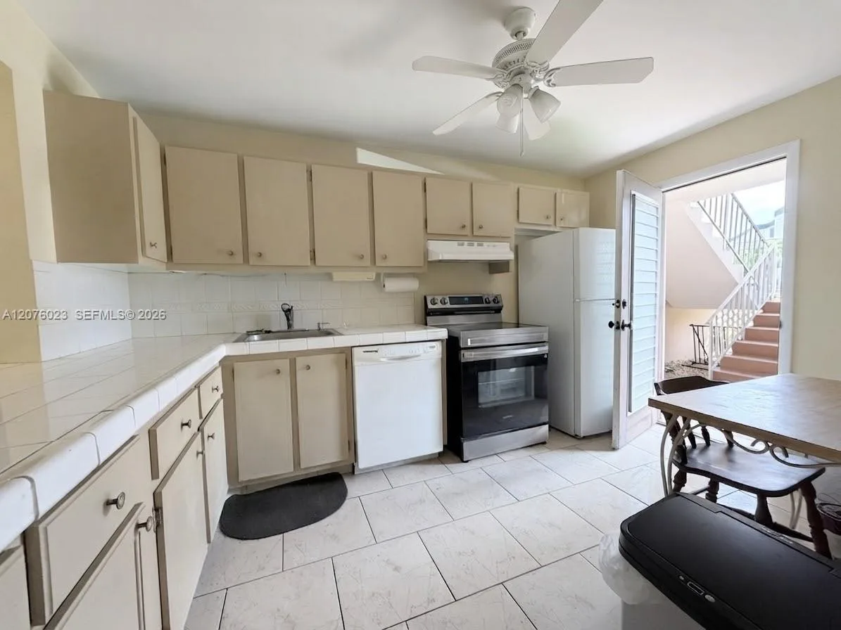 2951 NW 46th Ave # 109, Lauderdale Lakes, FL 33313 photo 6