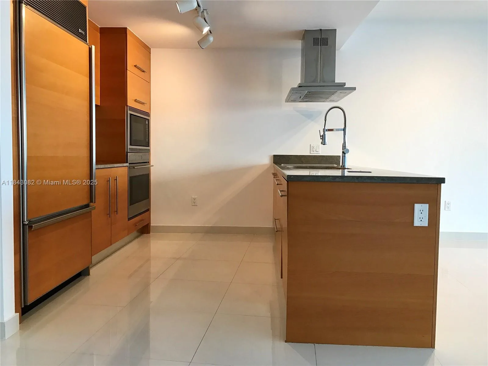465 Brickell Ave # B 717, Miami, FL 33131 photo 10