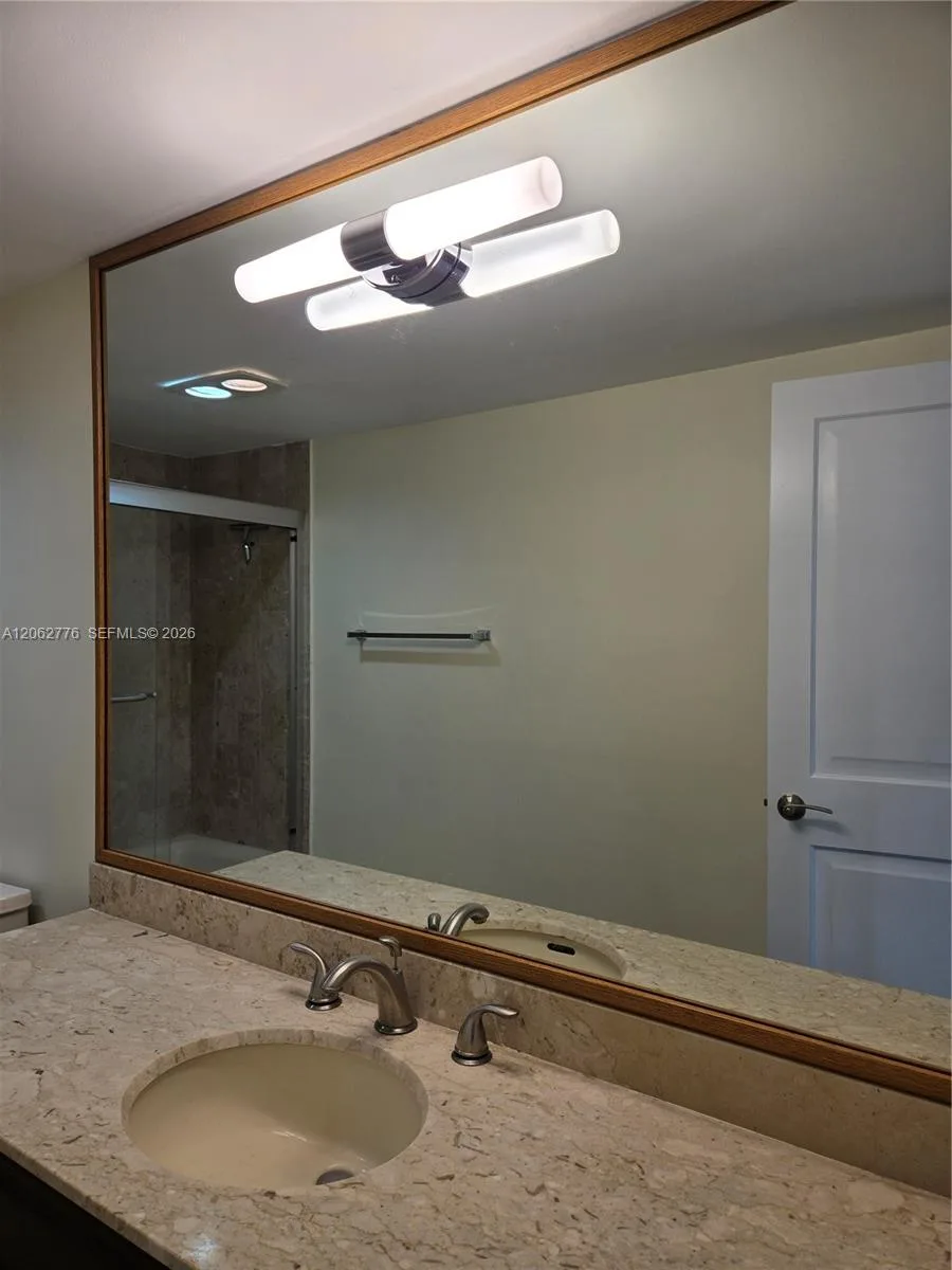 1800 NE 114th St # 911, Miami, FL 33181 photo 4