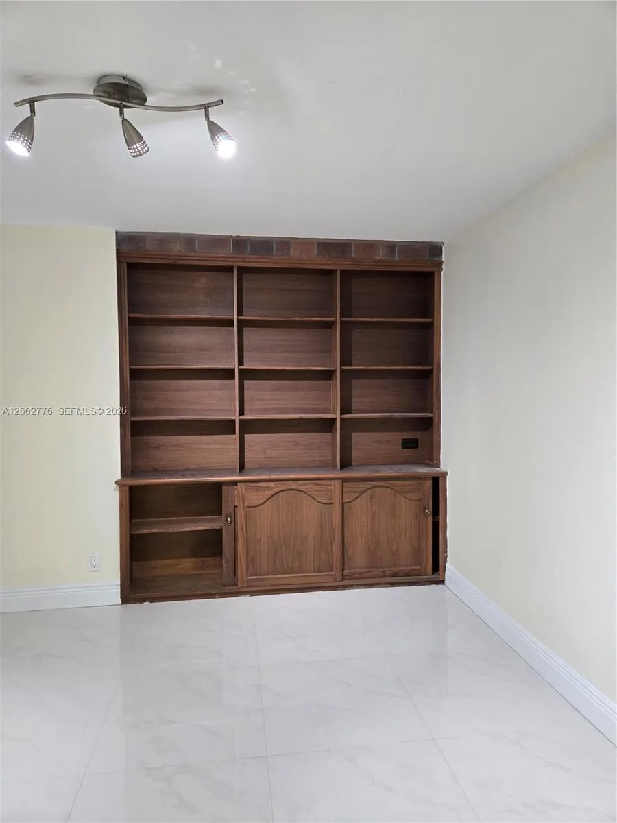 1800 NE 114th St # 911, Miami, FL 33181 photo 6