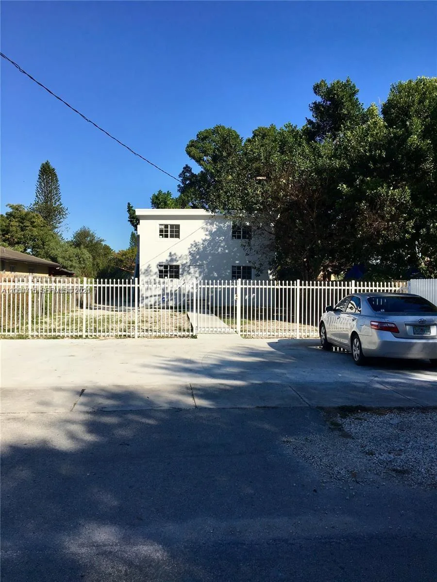 1921 NW 59th St # D, Miami, FL 33142 photo 2
