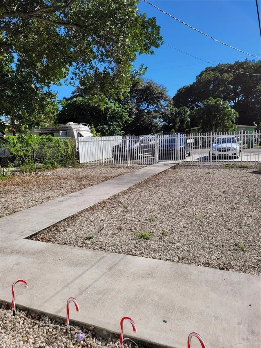 1921 NW 59th St # D, Miami, FL 33142 photo 3