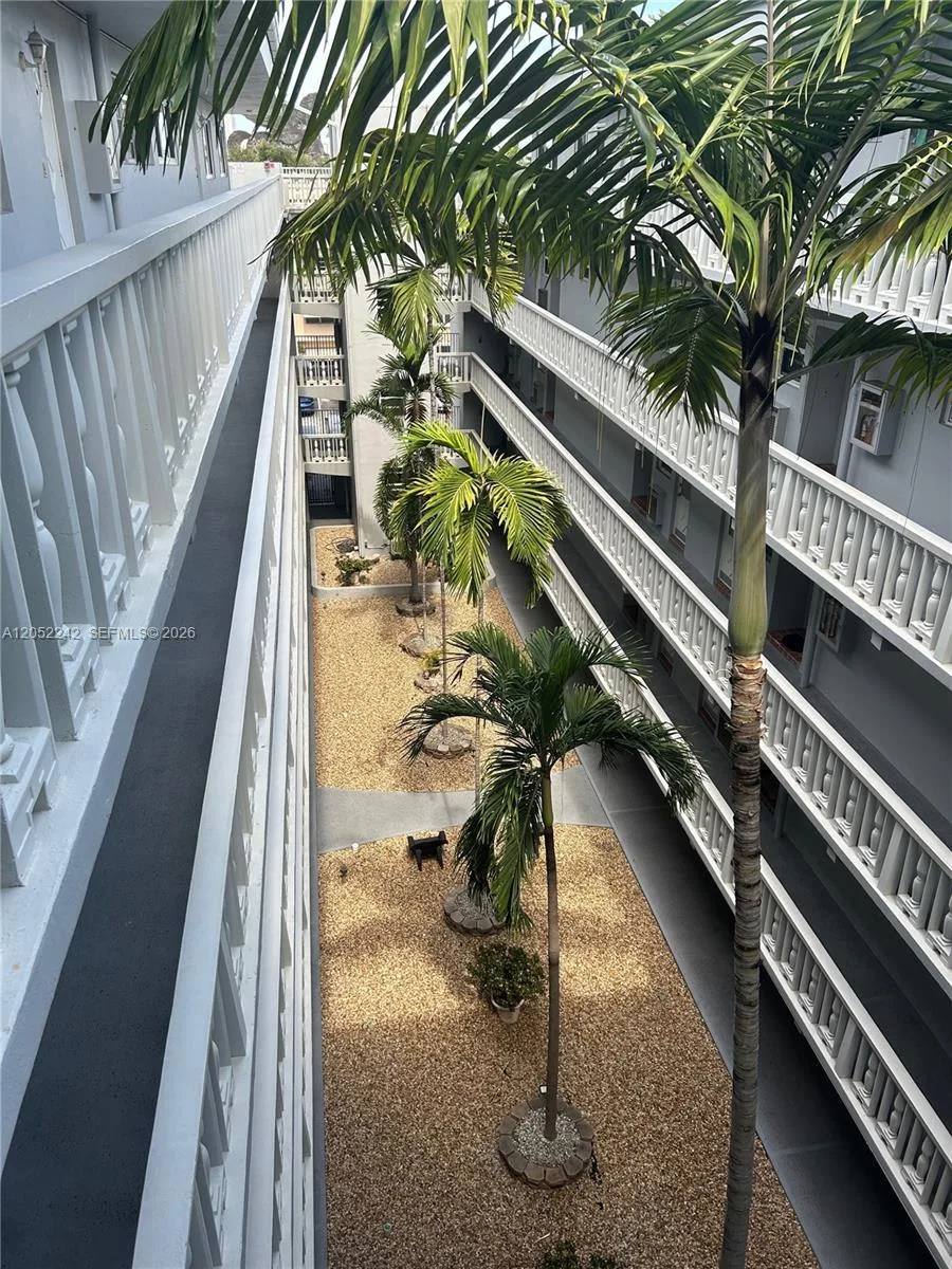 329 SE 3rd St # 502S, Hallandale Beach, FL 33009 photo 2