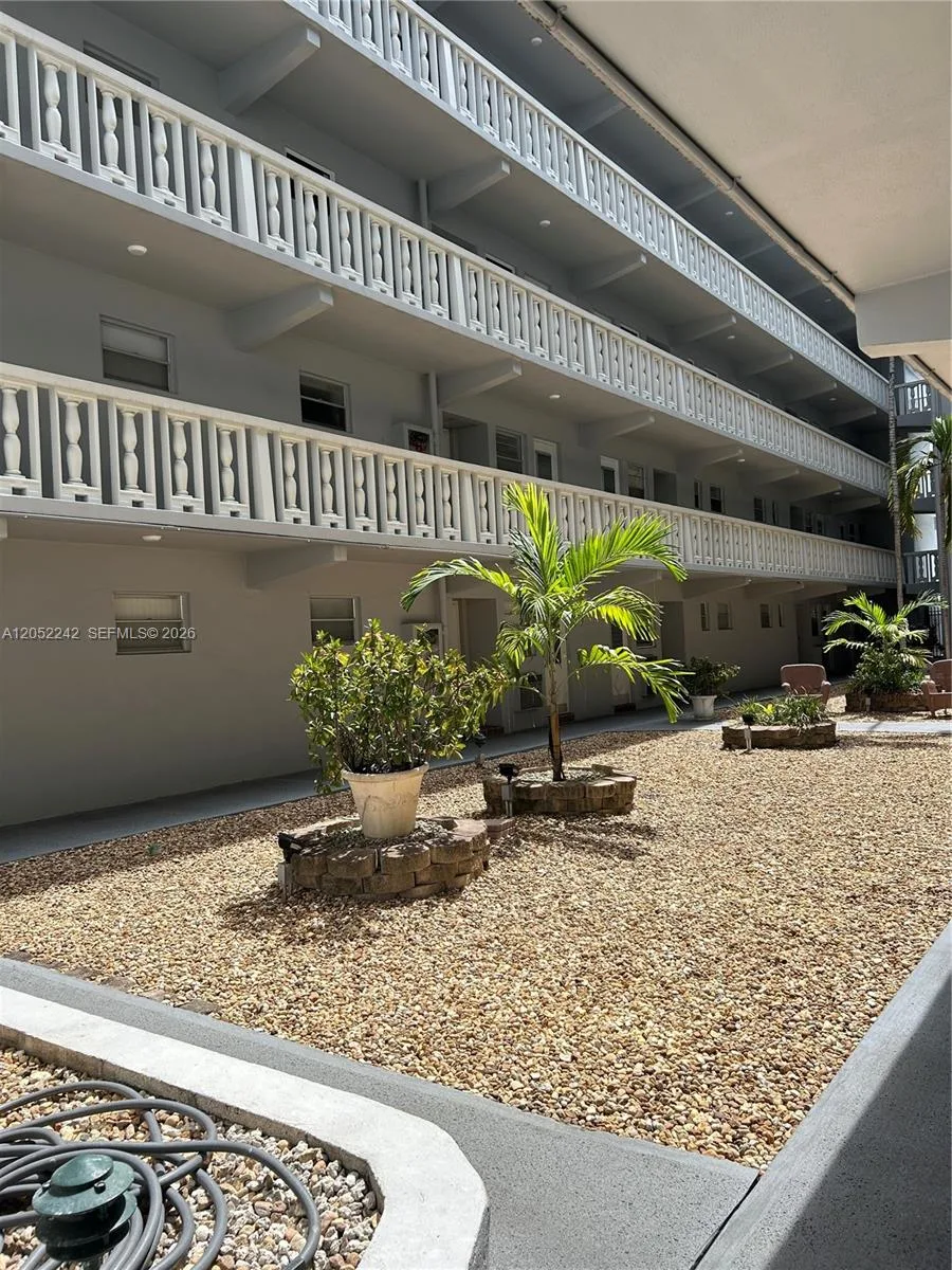 329 SE 3rd St # 502S, Hallandale Beach, FL 33009 photo 3