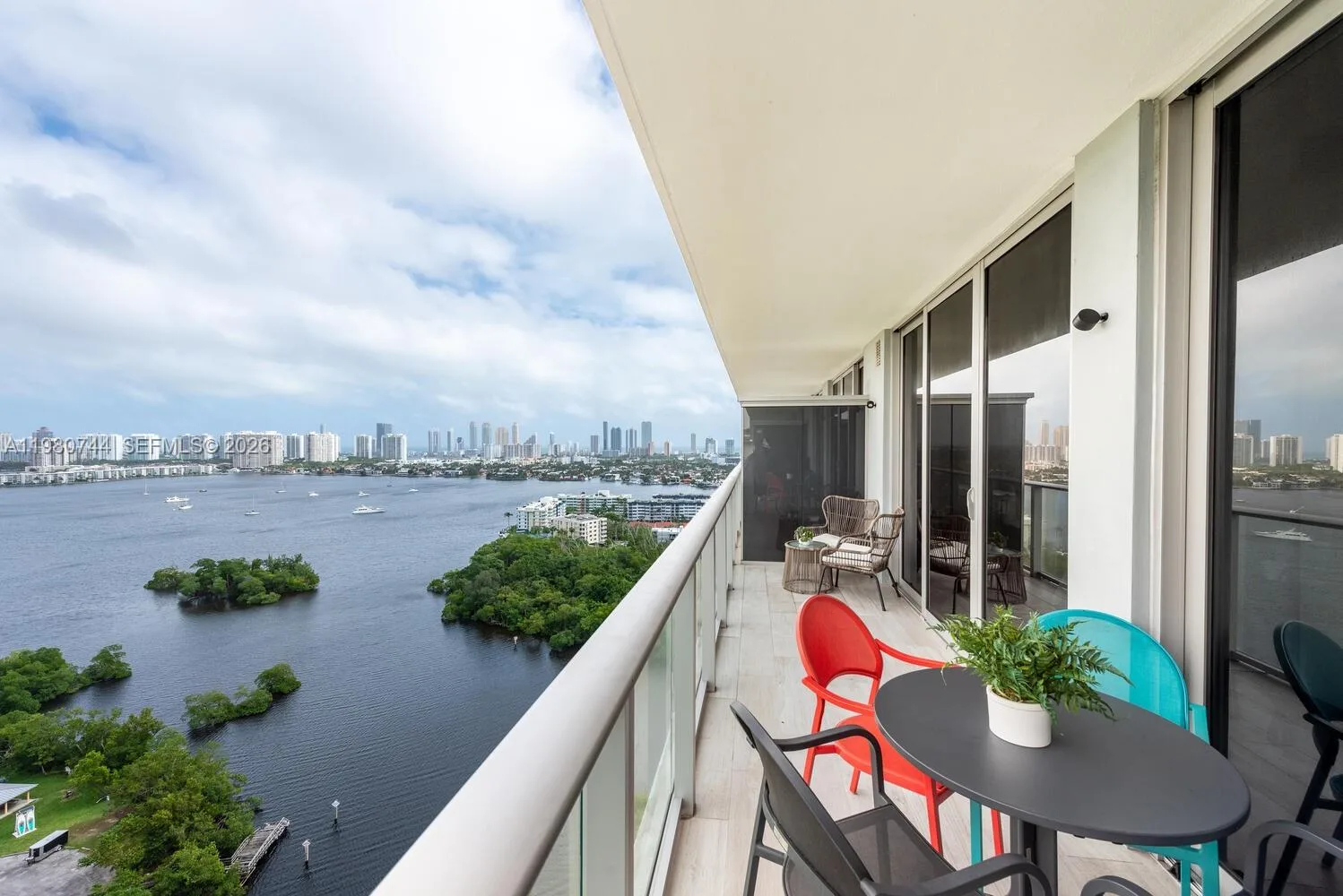 16385 Biscayne Blvd # 2304, North Miami Beach, FL 33160