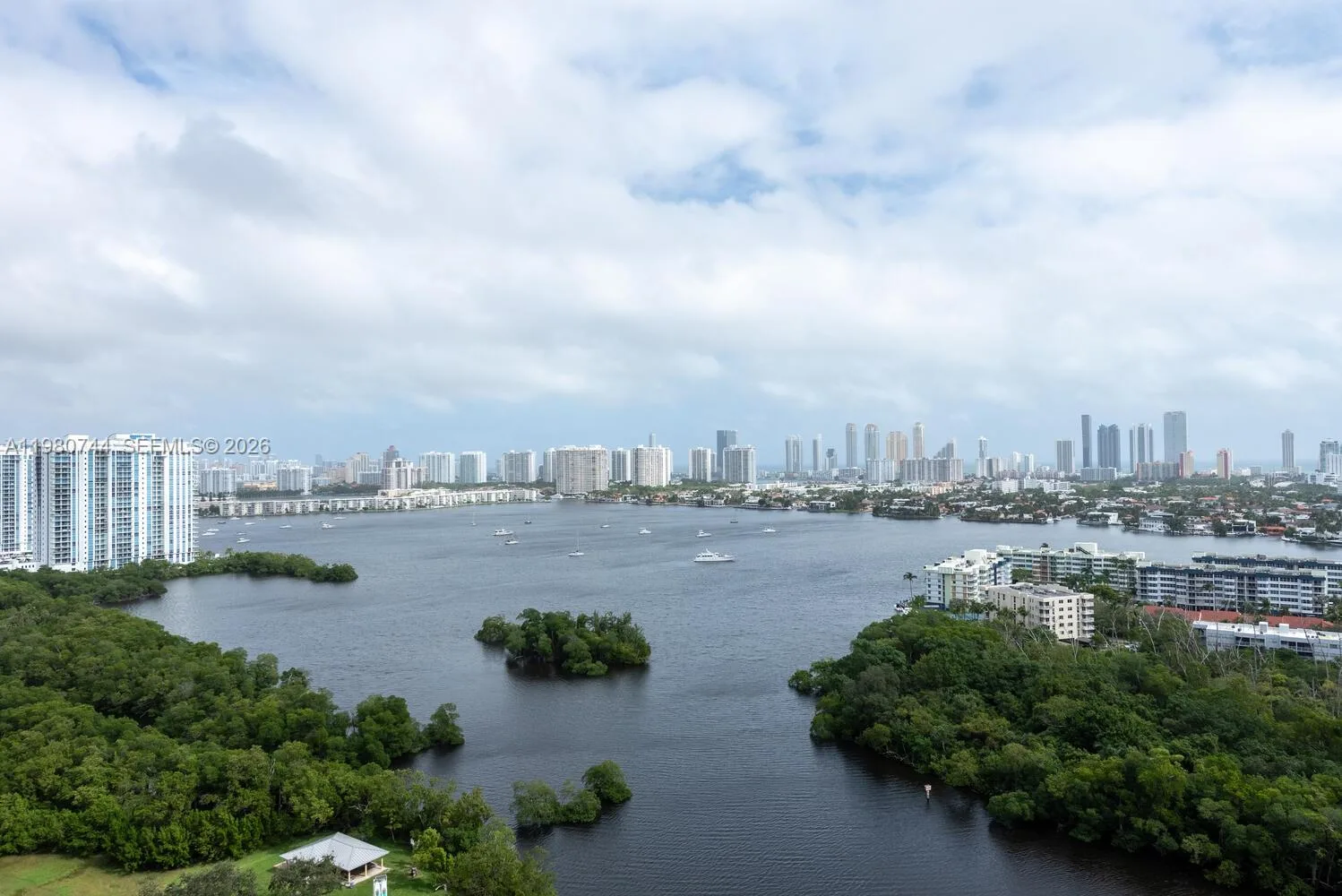 16385 Biscayne Blvd # 2304, North Miami Beach, FL 33160 photo 2