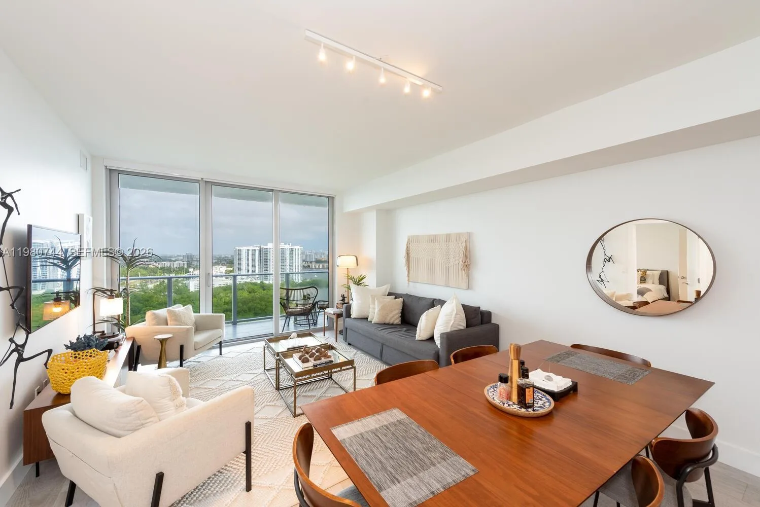16385 Biscayne Blvd # 2304, North Miami Beach, FL 33160 photo 4