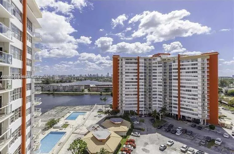 1351 NE Miami Gardens Dr # 1723E, Miami, FL 33179