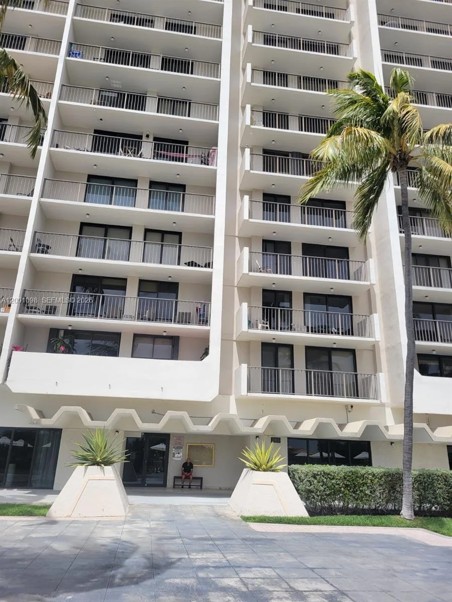 2625 Collins Ave # 1601, Miami Beach, FL 33140