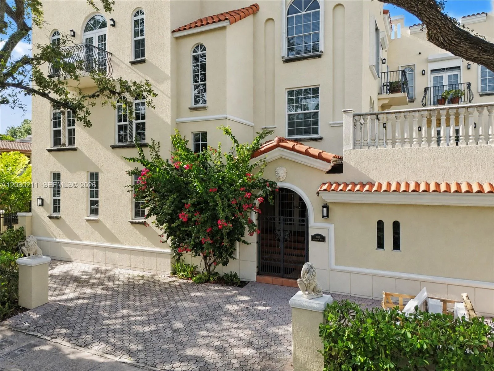111 Edgewater Dr # 3B, Coral Gables, FL 33133