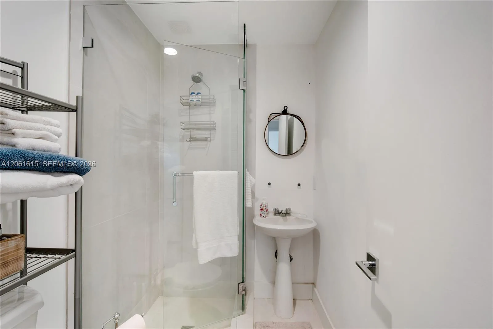 324 Caribbean Rd, Key Biscayne, FL 33149 photo 3