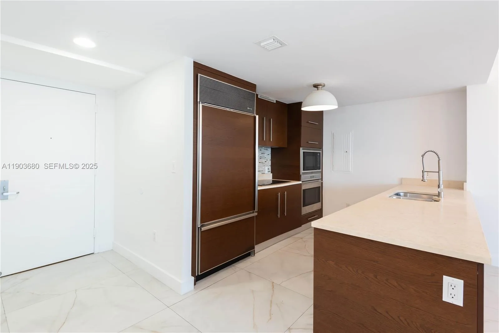 465 Brickell Ave # 1705, Miami, FL 33131 photo 3