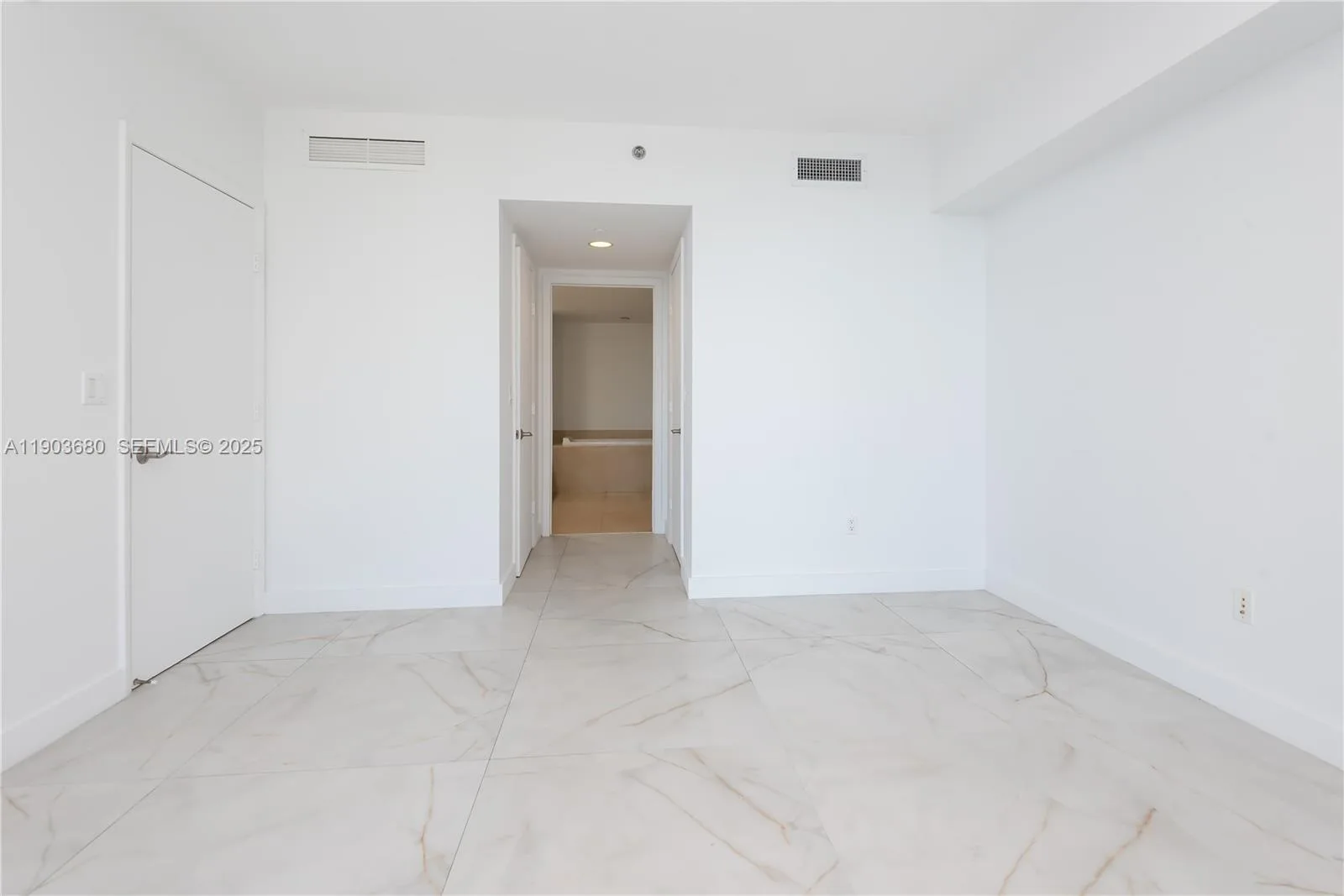 465 Brickell Ave # 1705, Miami, FL 33131 photo 8