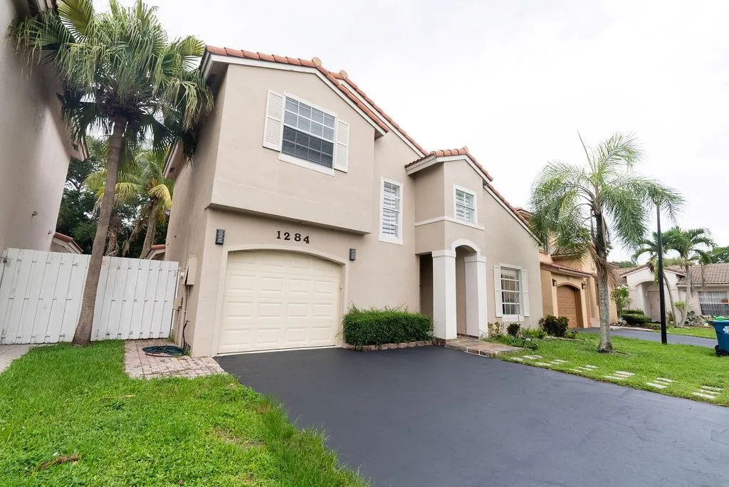 1284 NW 125th Terrace, Sunrise, FL 33323 photo 3