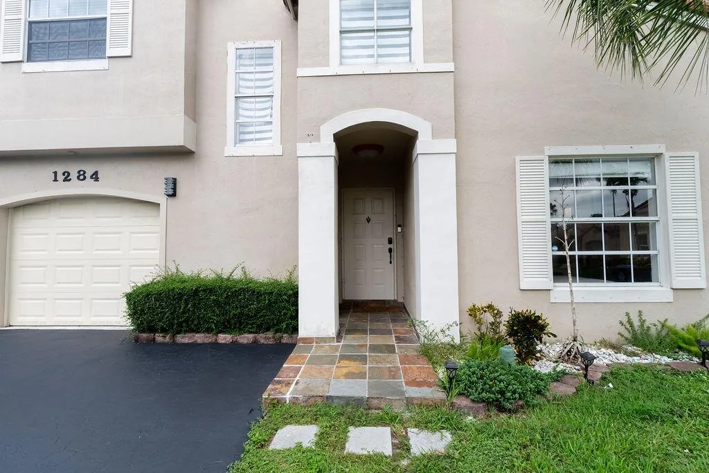 1284 NW 125th Terrace, Sunrise, FL 33323 photo 6