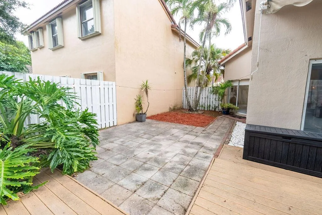 1284 NW 125th Terrace, Sunrise, FL 33323 photo 8