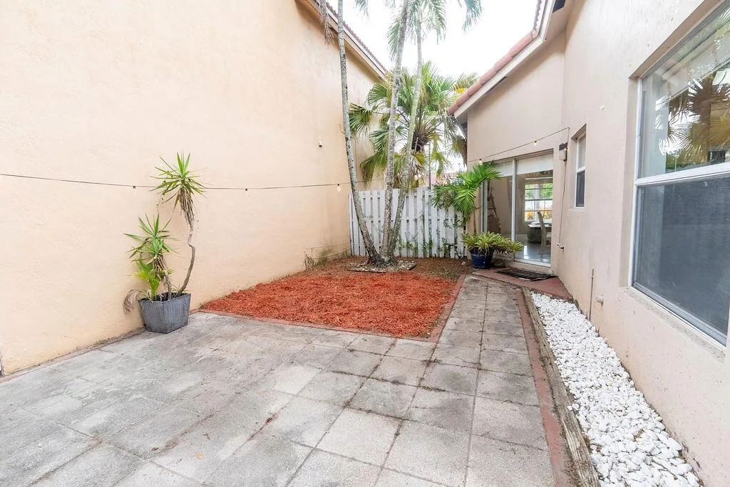 1284 NW 125th Terrace, Sunrise, FL 33323 photo 9