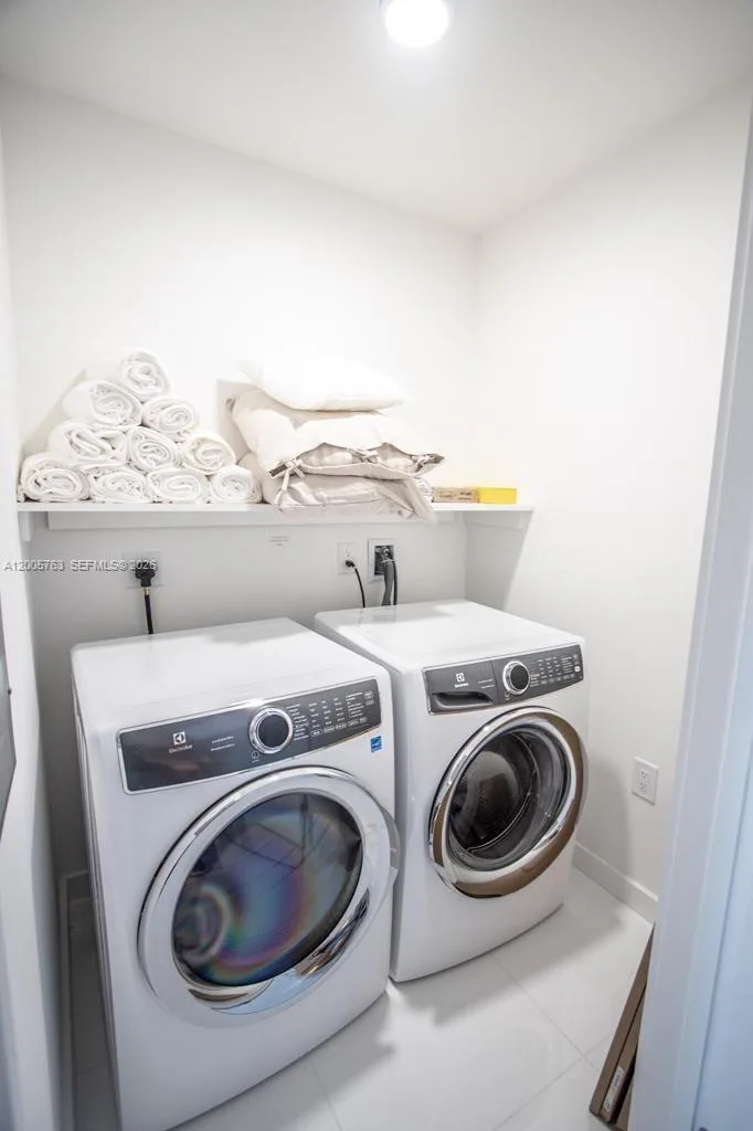 851 NE 1st Ave # 3106, Miami, FL 33132 photo 3