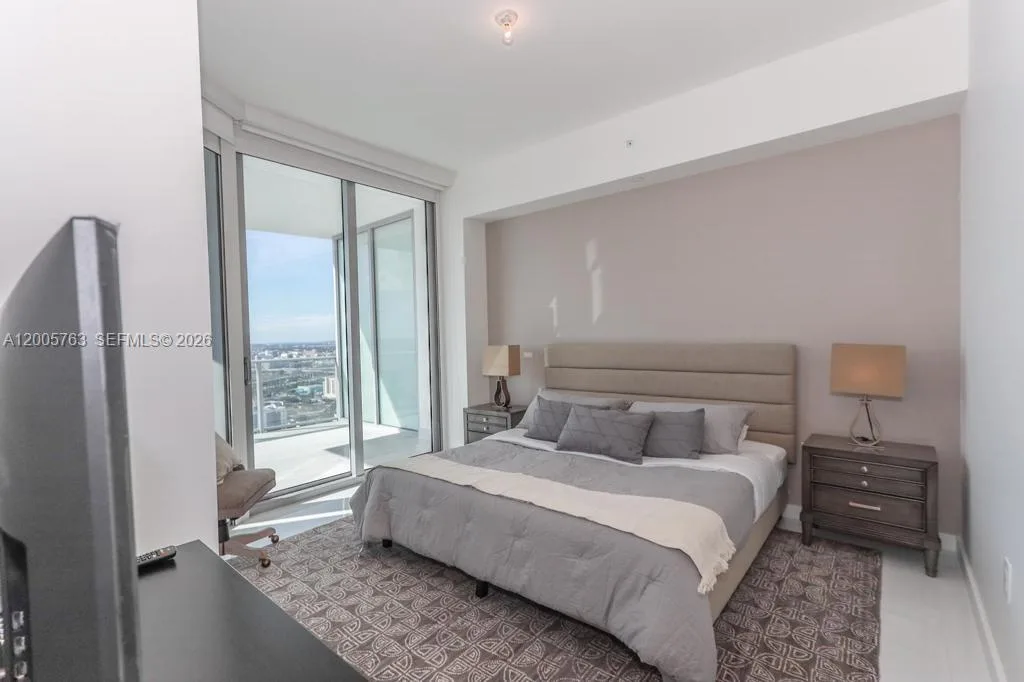 851 NE 1st Ave # 3106, Miami, FL 33132 photo 9