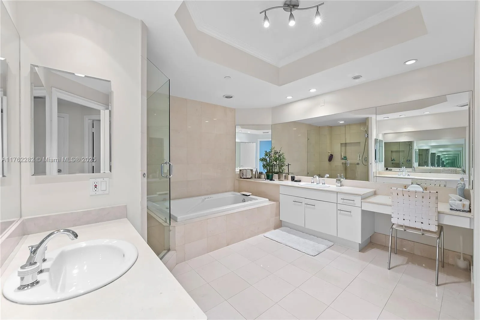 21150 Point Pl # 1102, Aventura, FL 33180 photo 10