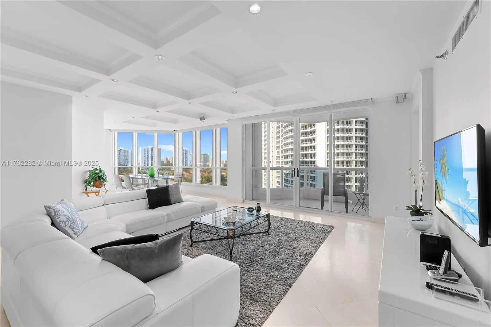 21150 Point Pl # 1102, Aventura, FL 33180 photo 3