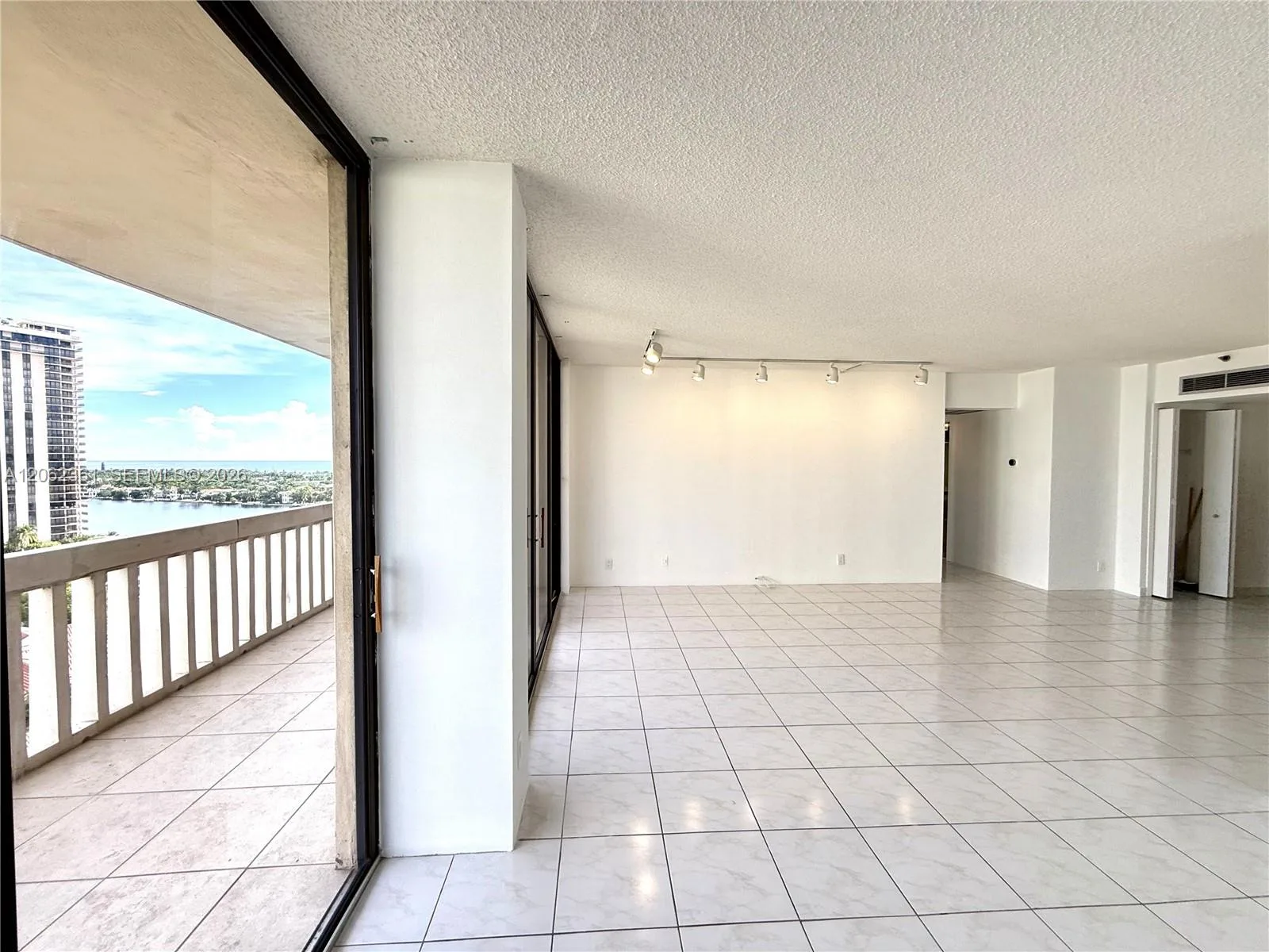 19355 Turnberry Way # 12C, Aventura, FL 33180 photo 10