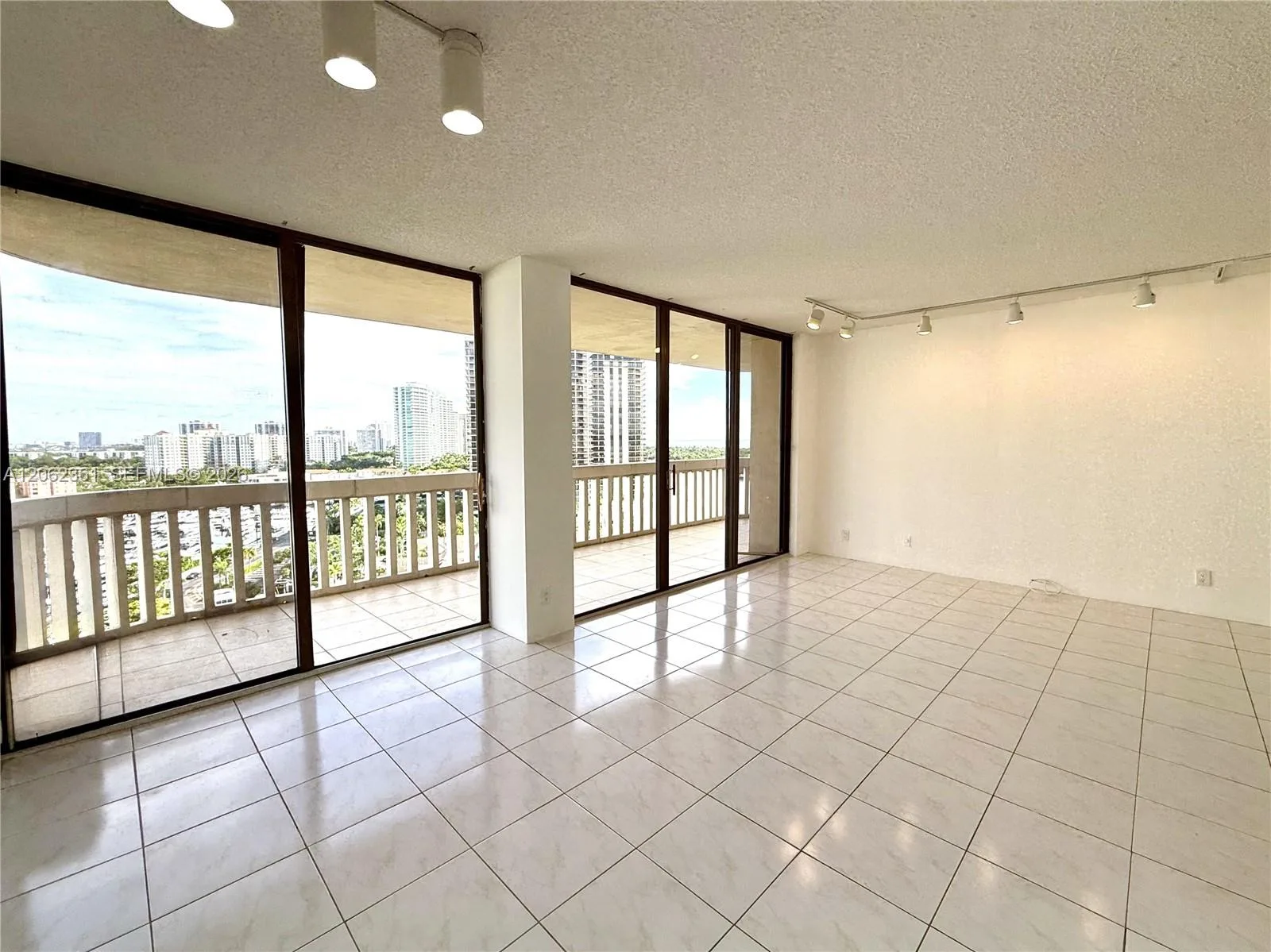 19355 Turnberry Way # 12C, Aventura, FL 33180 photo 8
