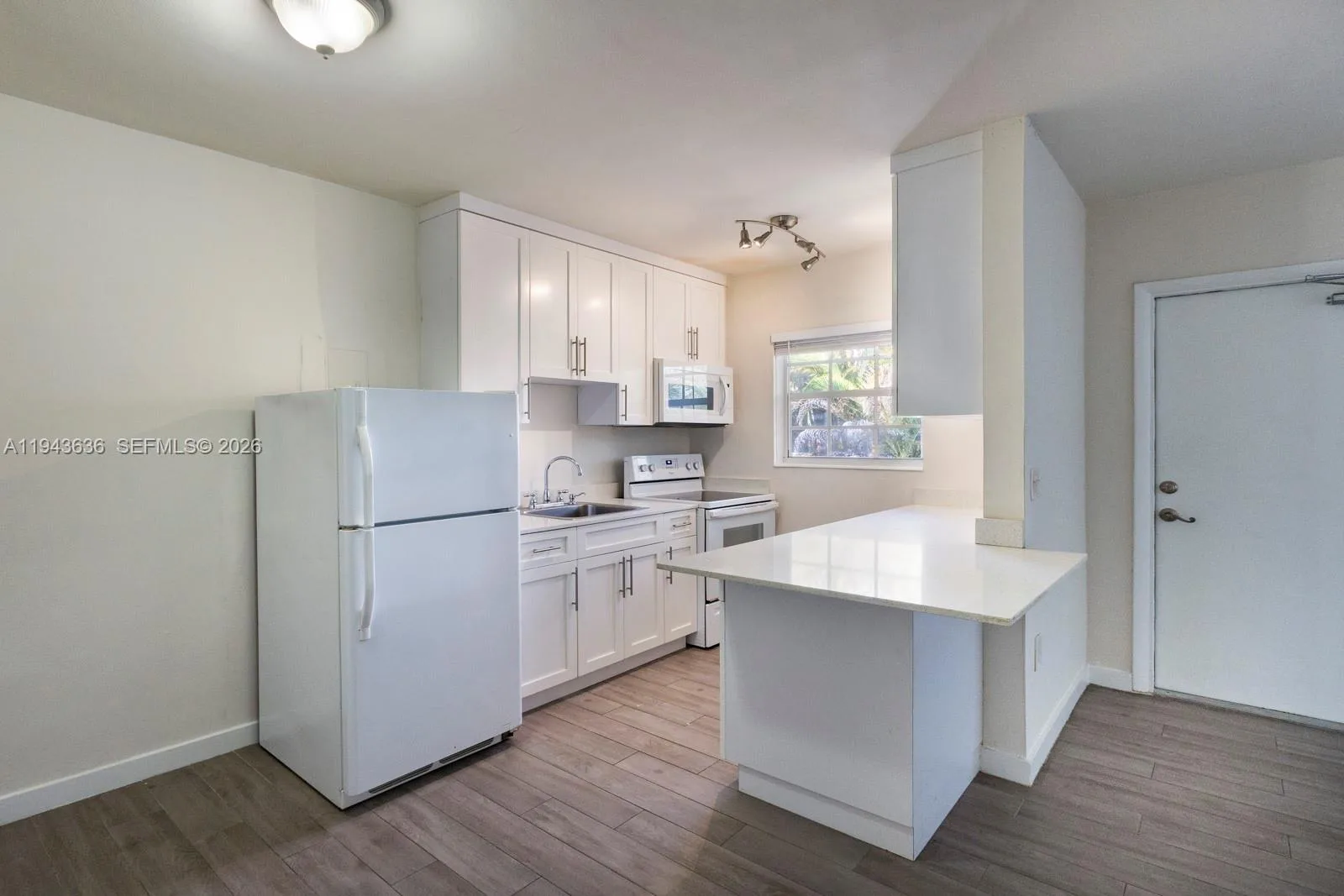 6511 Santona St # C18, Coral Gables, FL 33146 photo 2