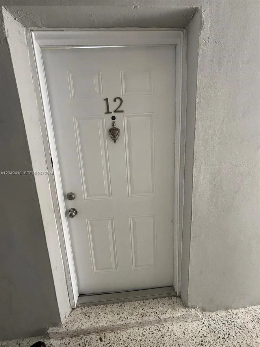 1047 SW 7th St # 12, Miami, FL 33130