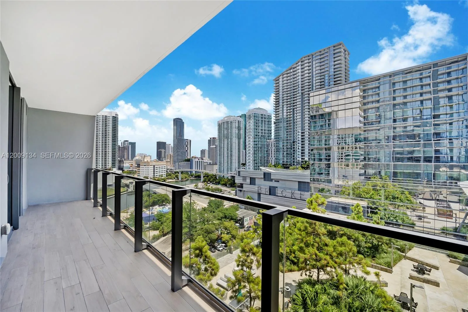 88 SW 7th St # 1009, Miami, FL 33130 photo 2