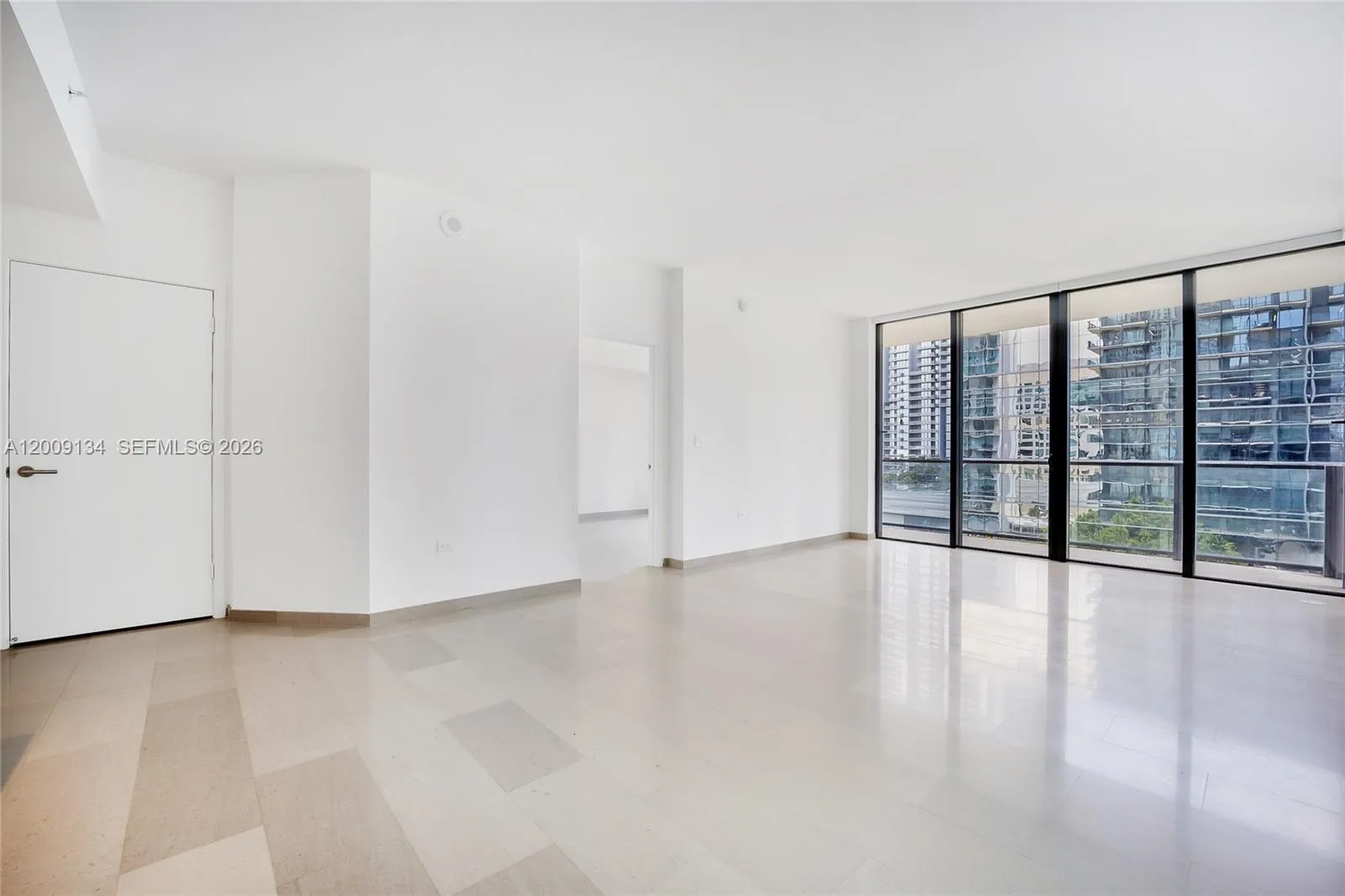 88 SW 7th St # 1009, Miami, FL 33130 photo 3