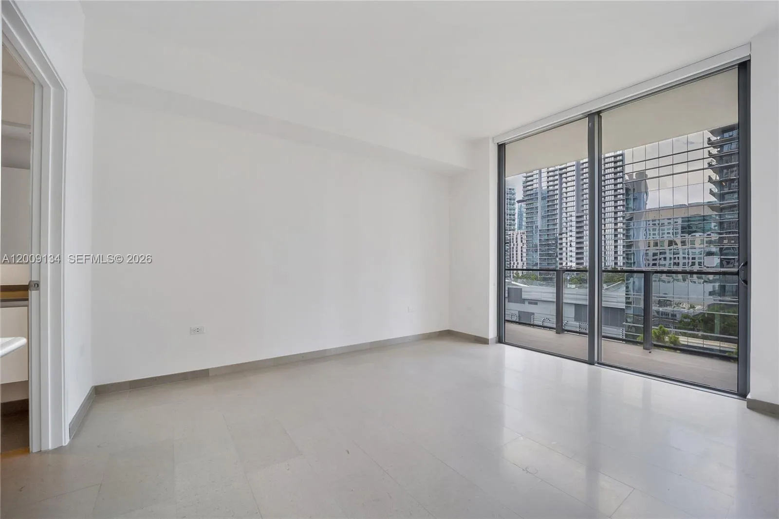 88 SW 7th St # 1009, Miami, FL 33130 photo 8