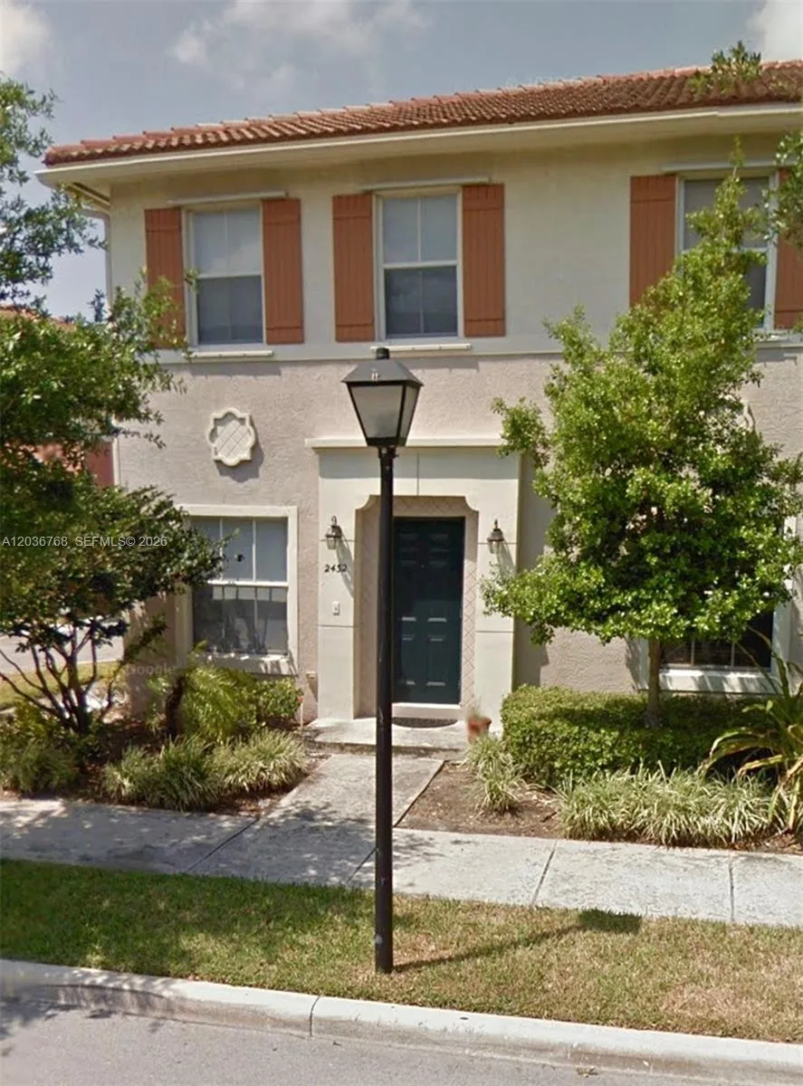 2432 SW 99th Way, Miramar, FL 33025