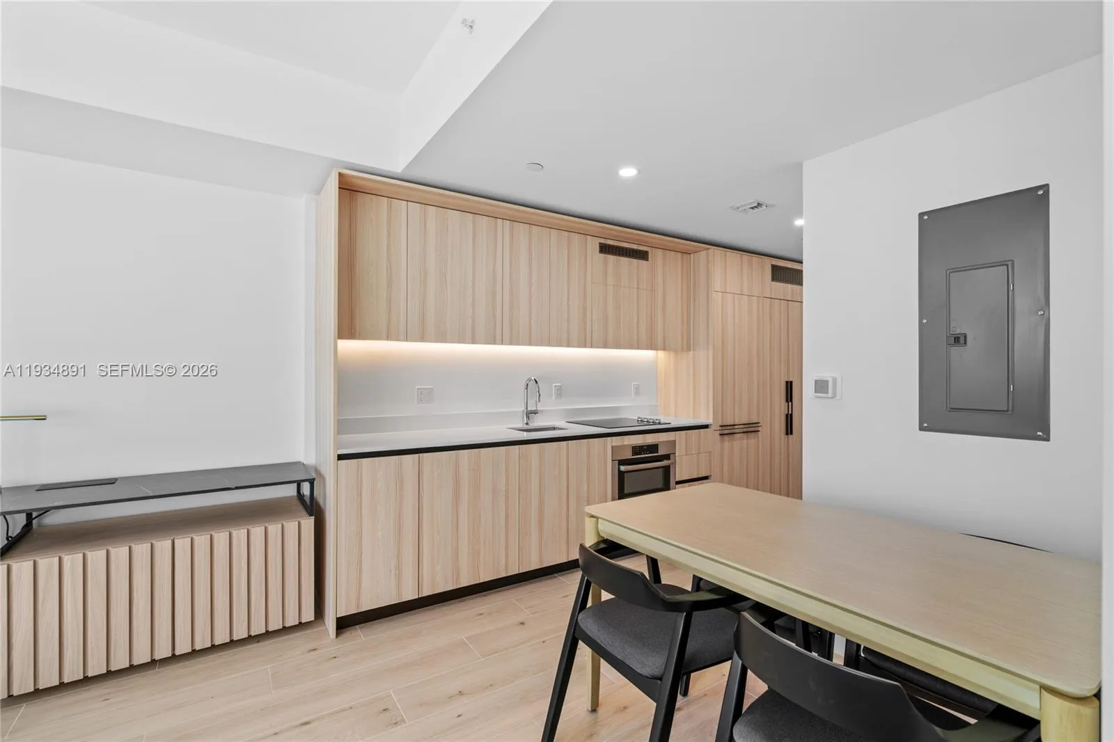 225 N Miami Ave # 1405, Miami, FL 33132 photo 11