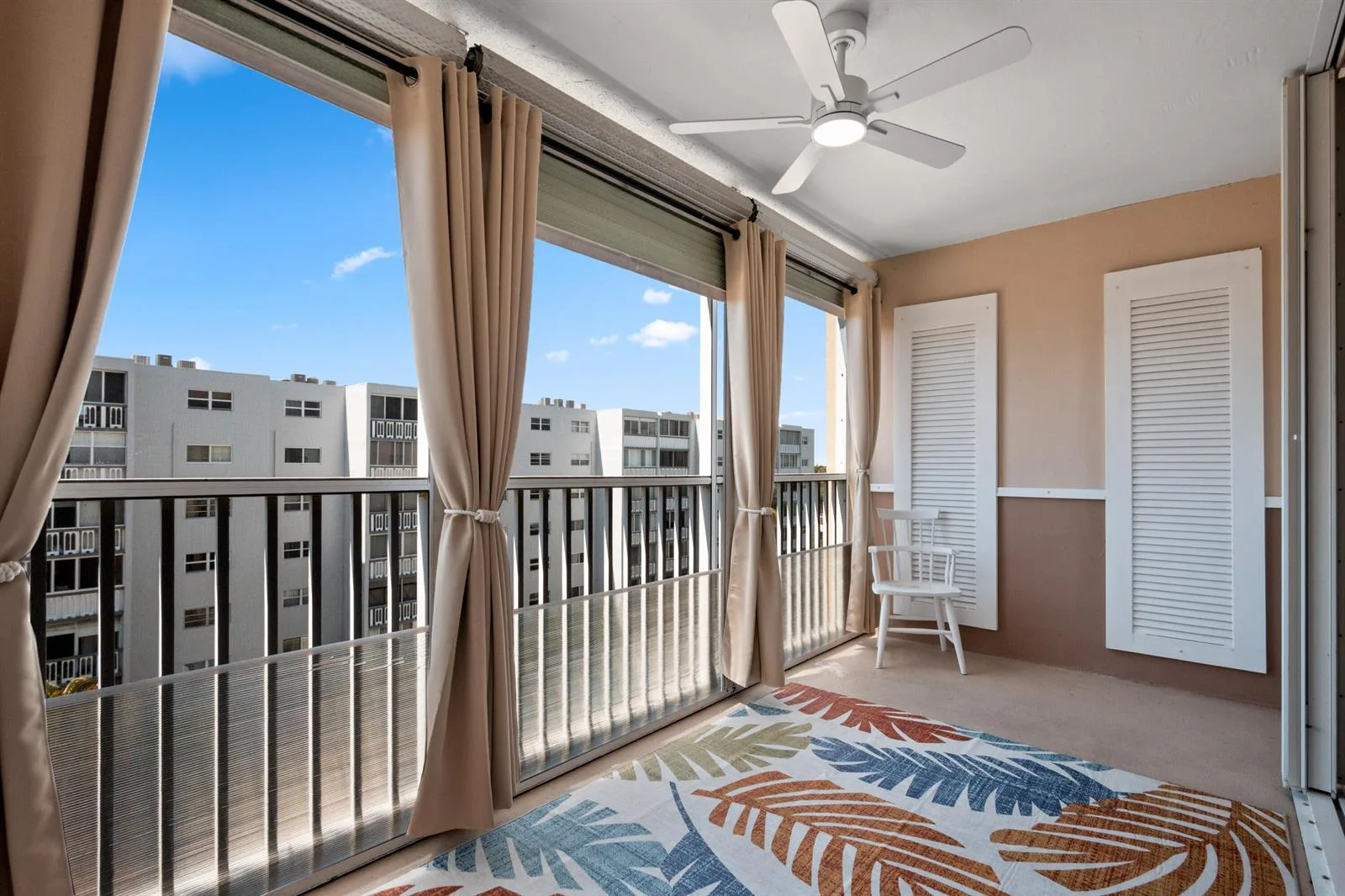 620 NE 12th Avenue # 602, Hallandale Beach, FL 33009