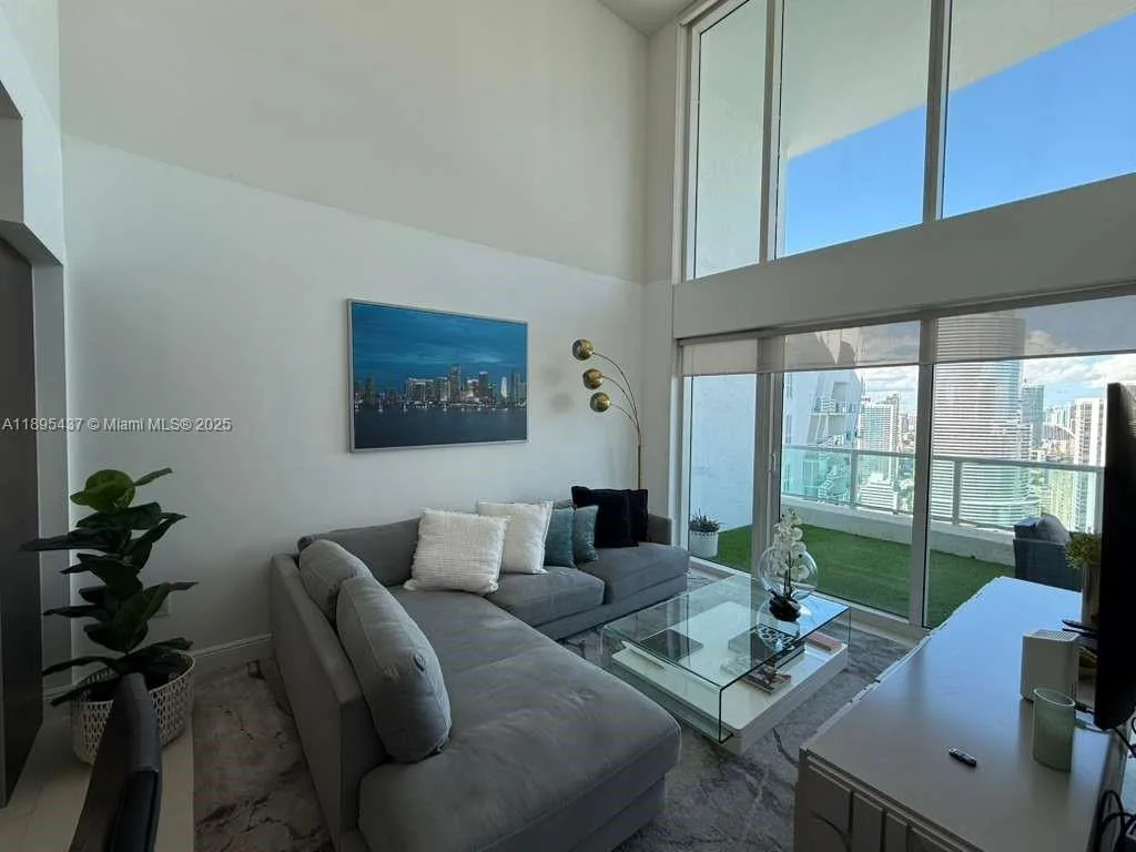 41 SE 5th St # 2307, Miami, FL 33131