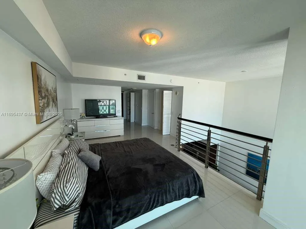 41 SE 5th St # 2307, Miami, FL 33131 photo 12