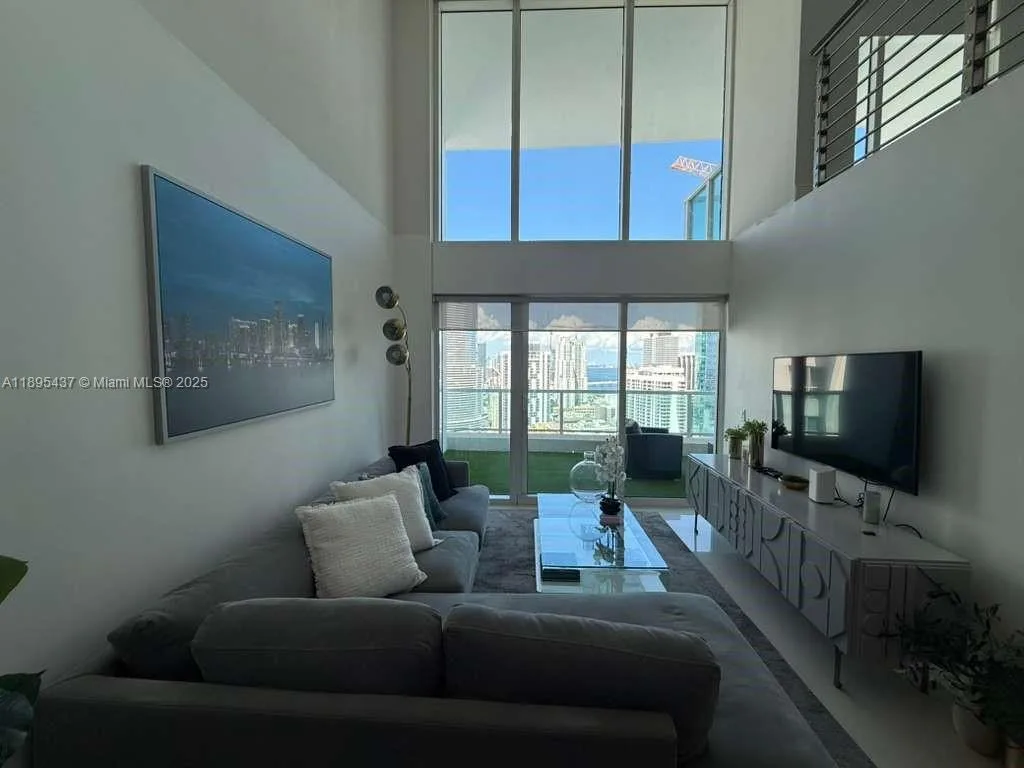 41 SE 5th St # 2307, Miami, FL 33131 photo 3