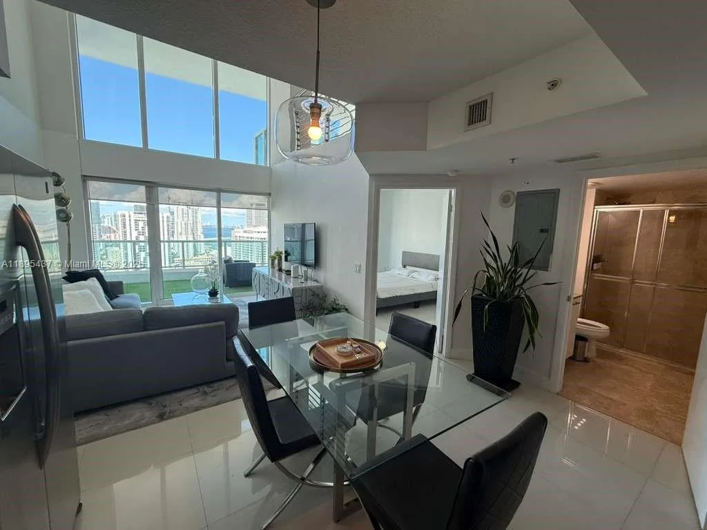 41 SE 5th St # 2307, Miami, FL 33131 photo 5