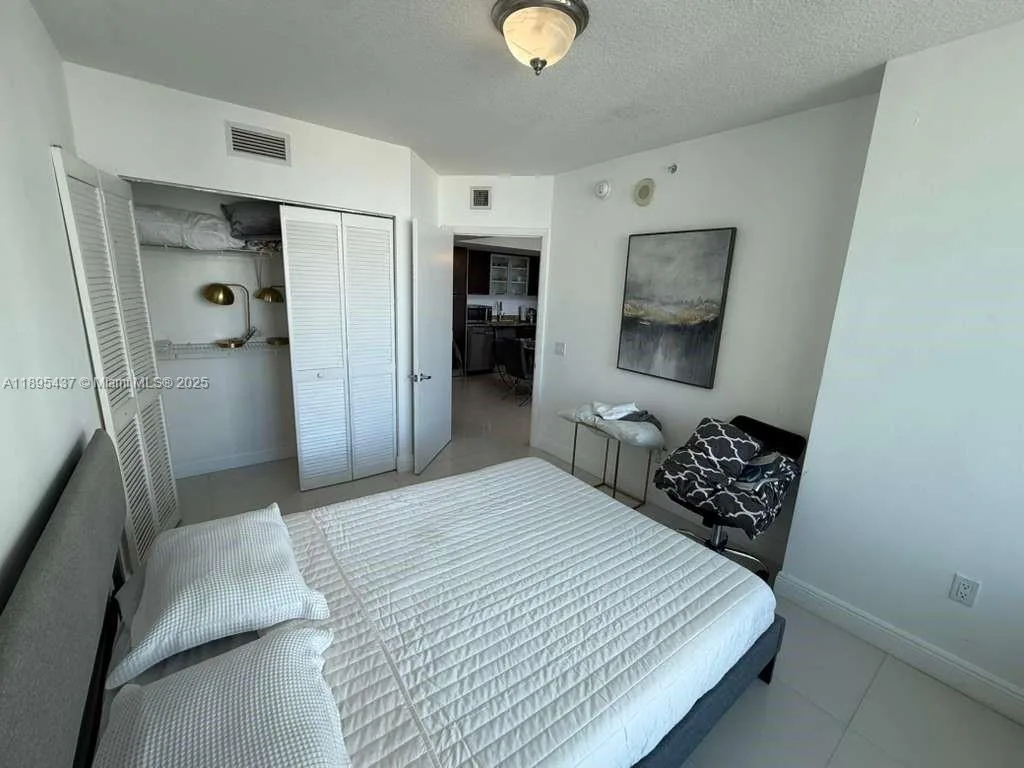 41 SE 5th St # 2307, Miami, FL 33131 photo 9