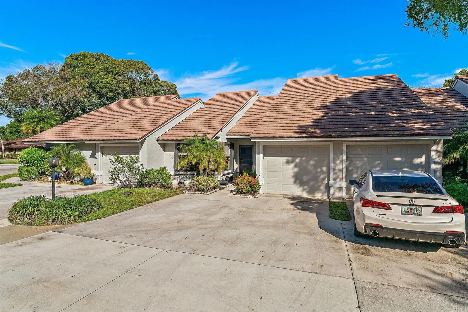 801 Kintyre Court, Palm Beach Gardens, FL 33418