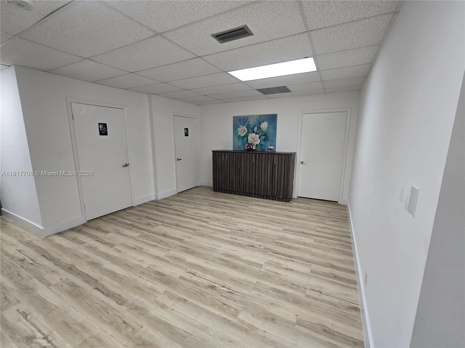 13499 Biscayne Blvd # CUM8, North Miami, FL 33181 photo 4