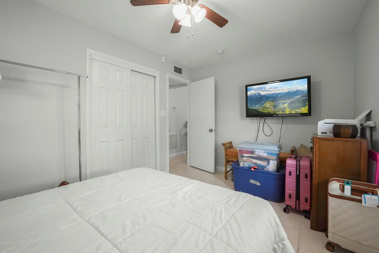 3231 Vassallo Avenue, Palm Springs, FL 33461 photo 10