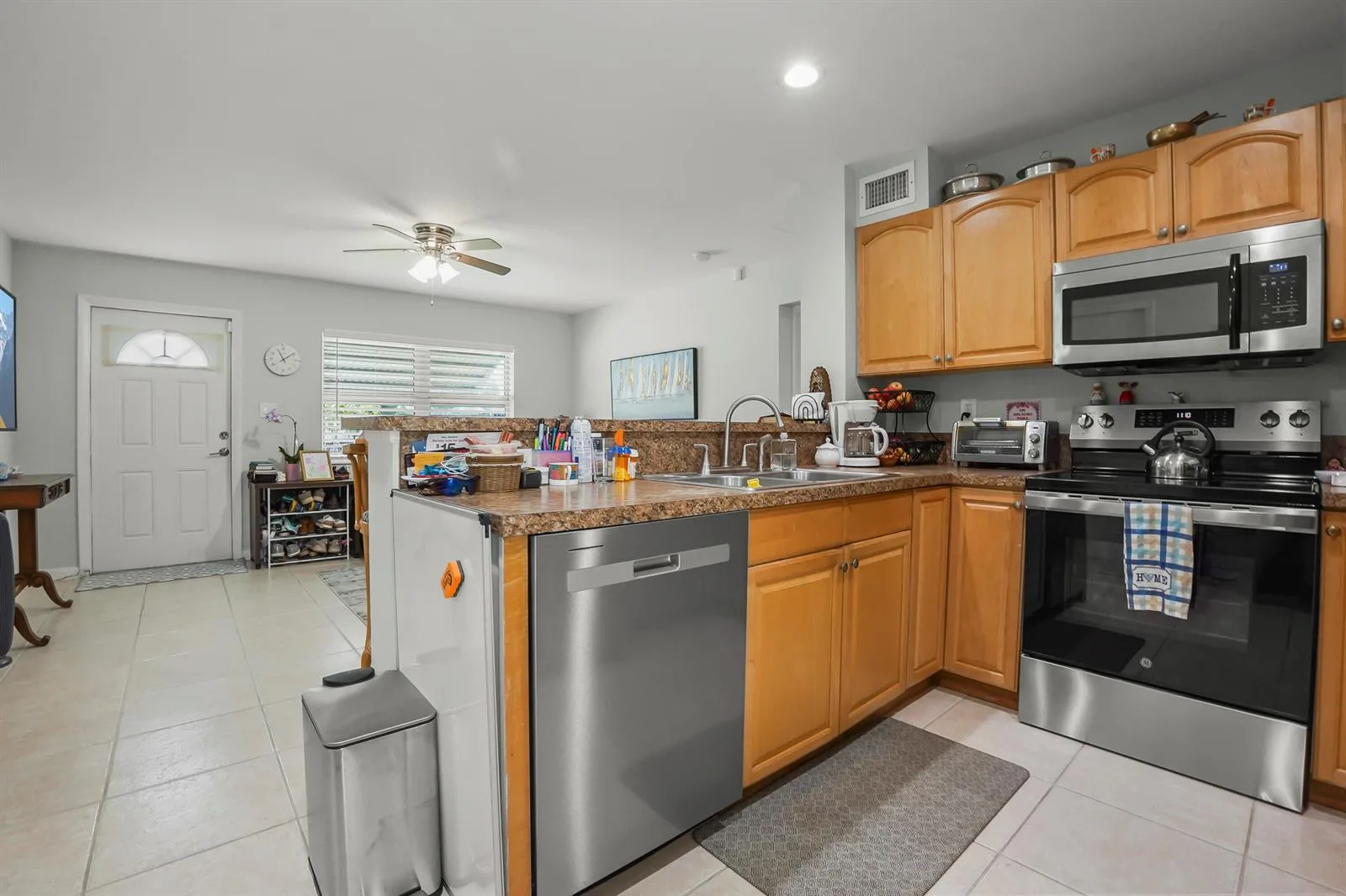 3231 Vassallo Avenue, Palm Springs, FL 33461 photo 5